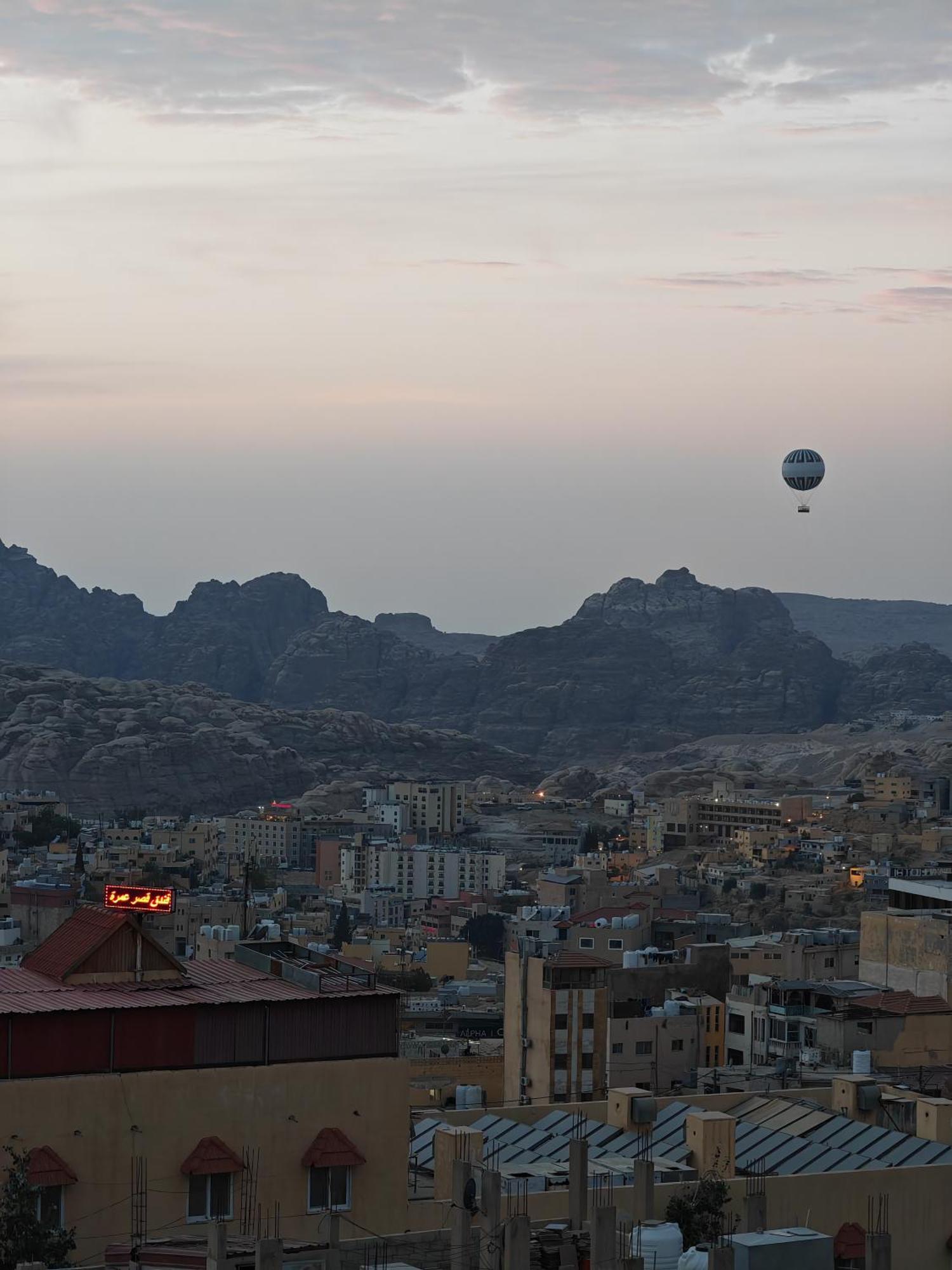 Cleopetra Hotel Вади Муса Экстерьер фото