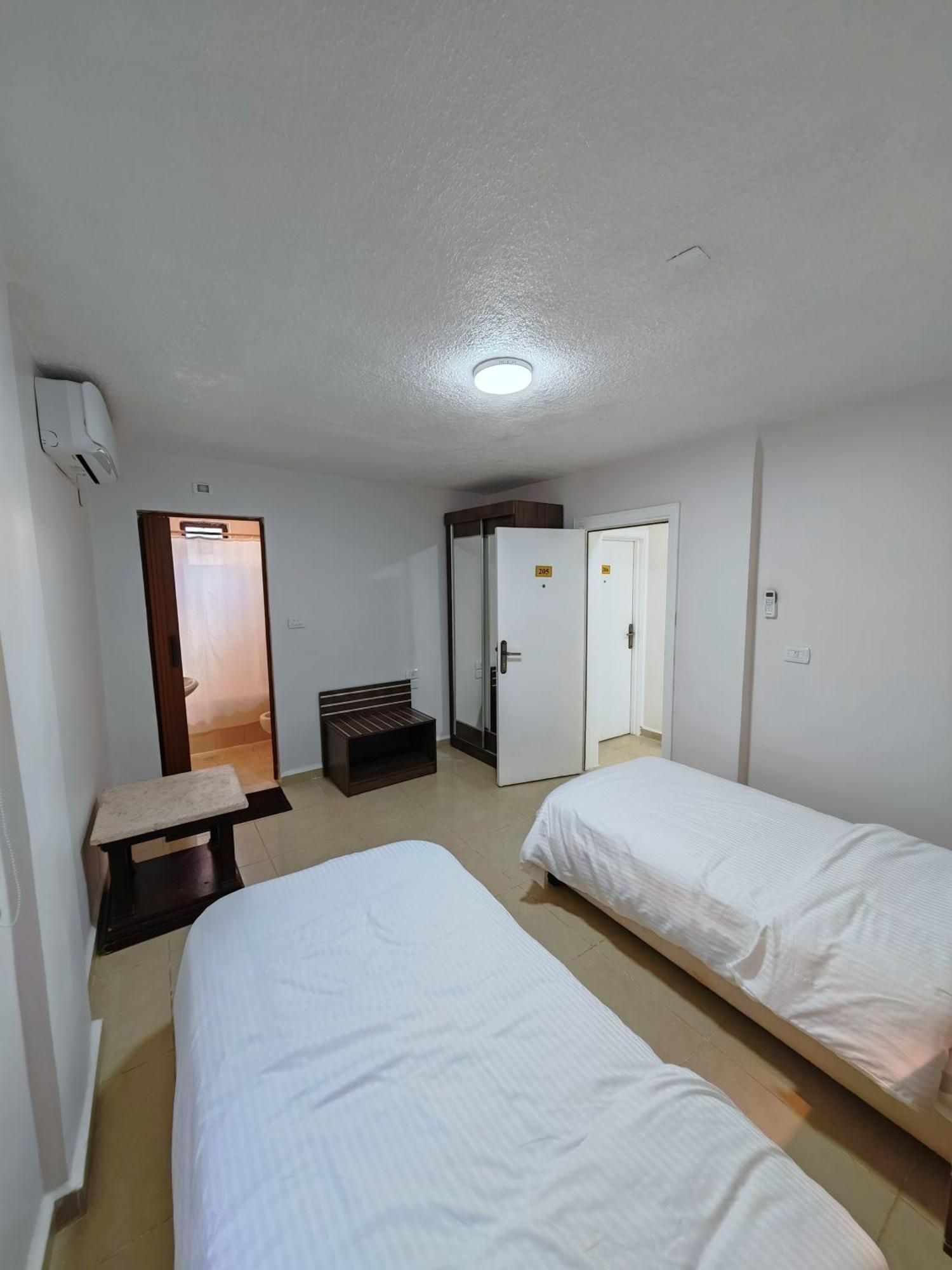 Cleopetra Hotel Вади Муса Номер фото